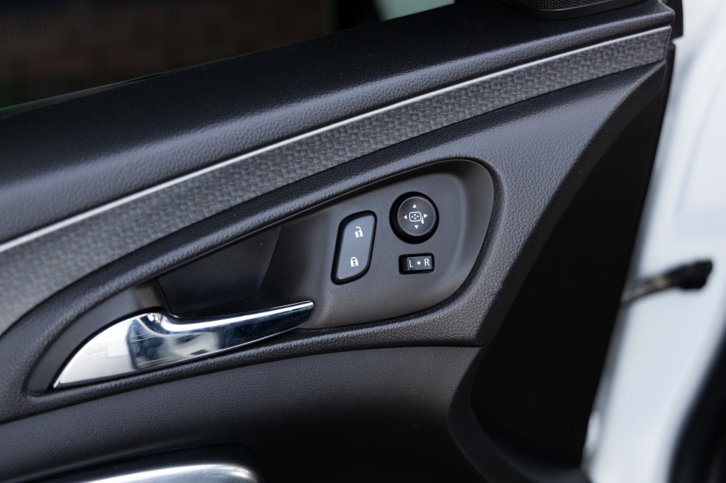 Opel Insignia 2014 фото 14