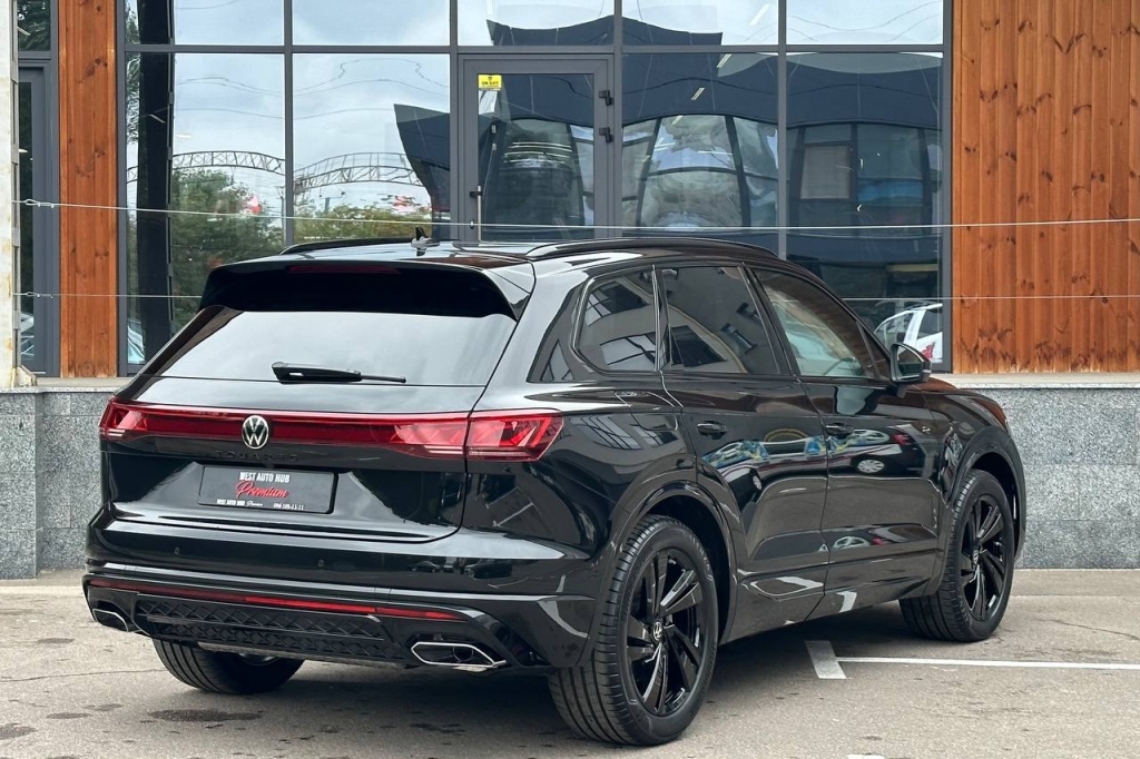 Volkswagen Touareg R-line Platinum 2024 фото 6