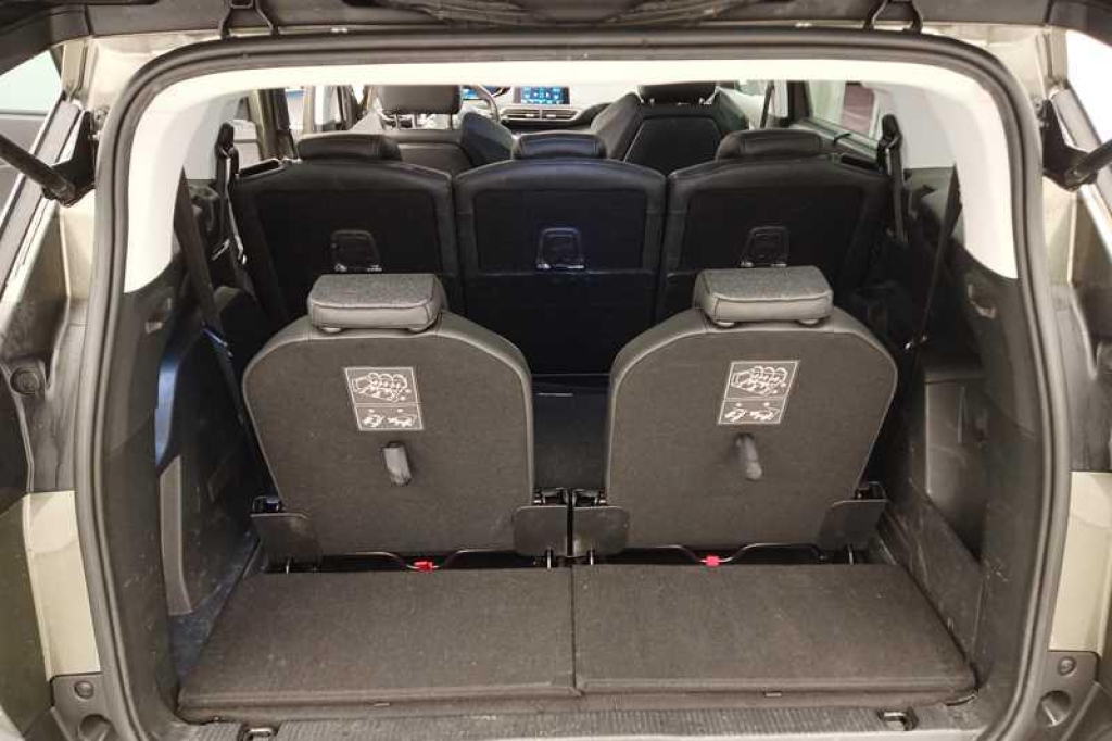 Peugeot 5008 2018 photo 2