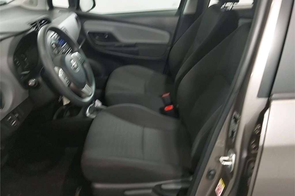 Toyota Yaris 2019 фото 5