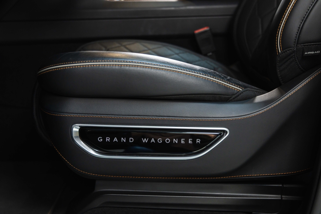 Jeep Grand Wagoneer 2022 фото 20