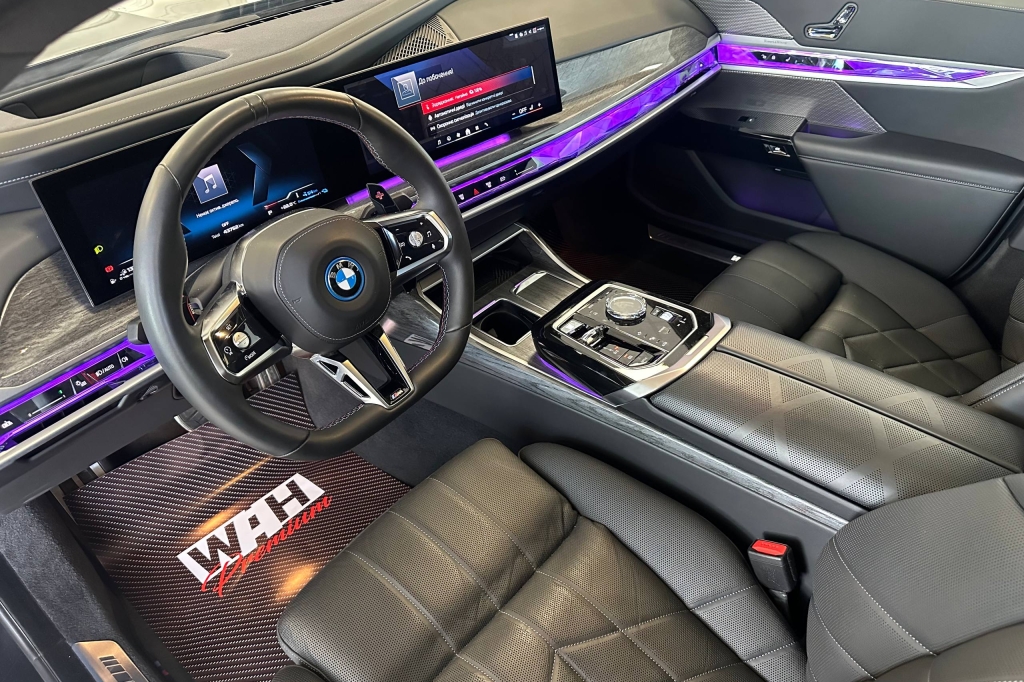 BMW 7 Series 760e  2023 photo 9
