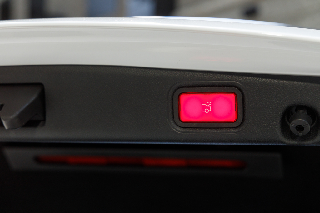 Mercedes-Benz E 200 4Matic AMG Line фото 32