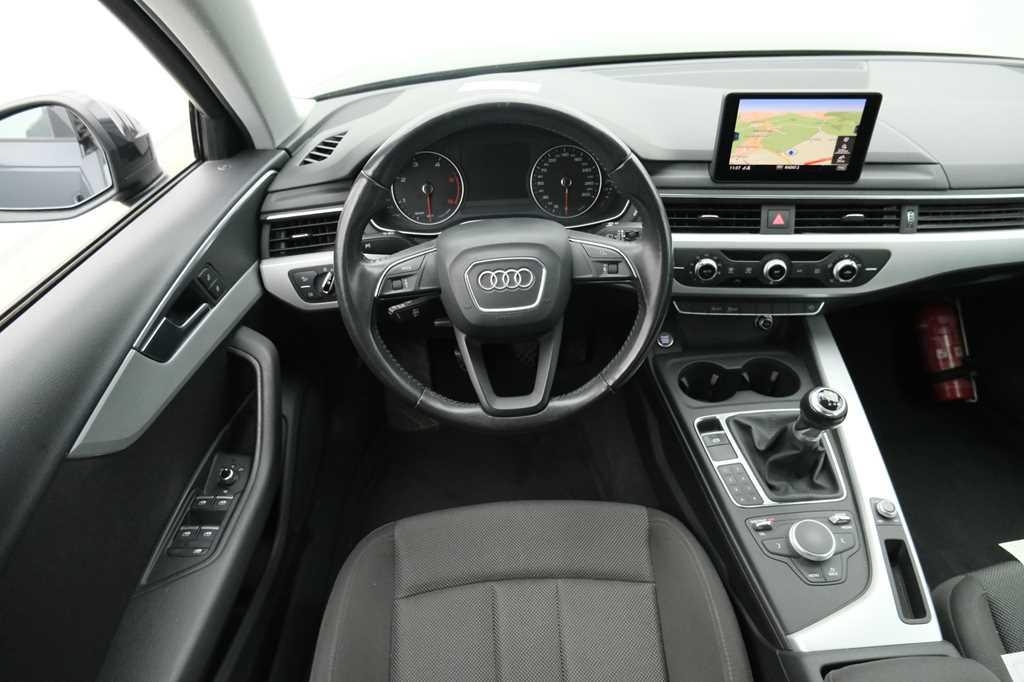 Audi A4 2017 фото 1