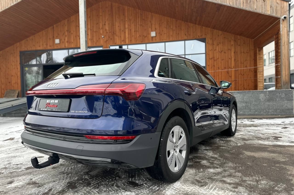 Audi e-tron 95 kWh  2020 фото 7