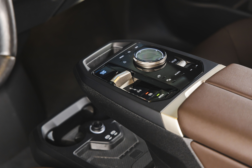 BMW iX xDrive40 2022 фото 26