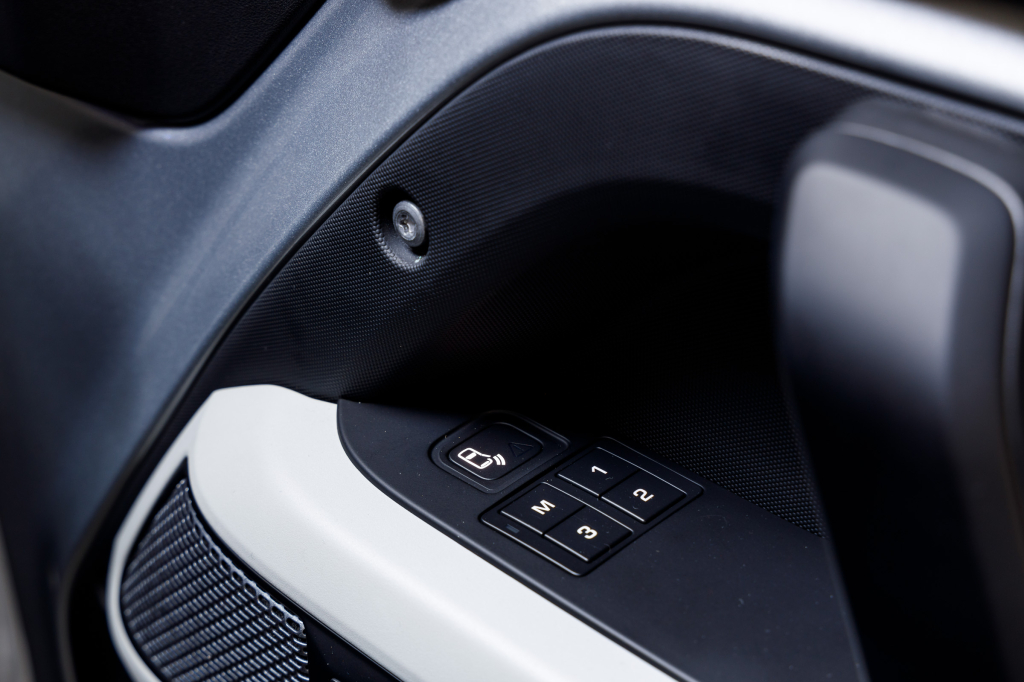 Land Rover Defender First Edition D240 2020 photo 44