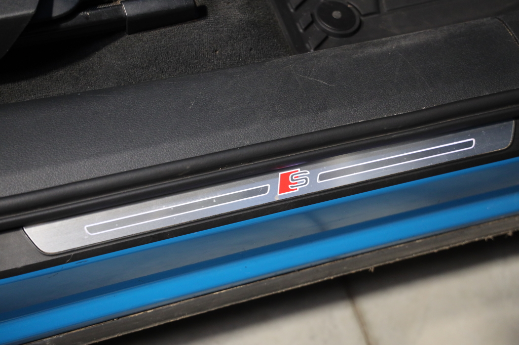 Audi e-tron S 2020 фото 12