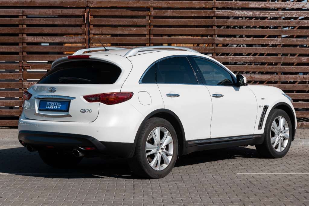 Infiniti QX70 2015 фото 6