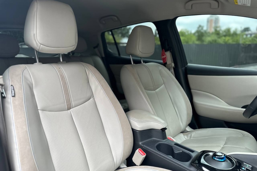 Nissan Leaf 40 kWh 2019 photo 12