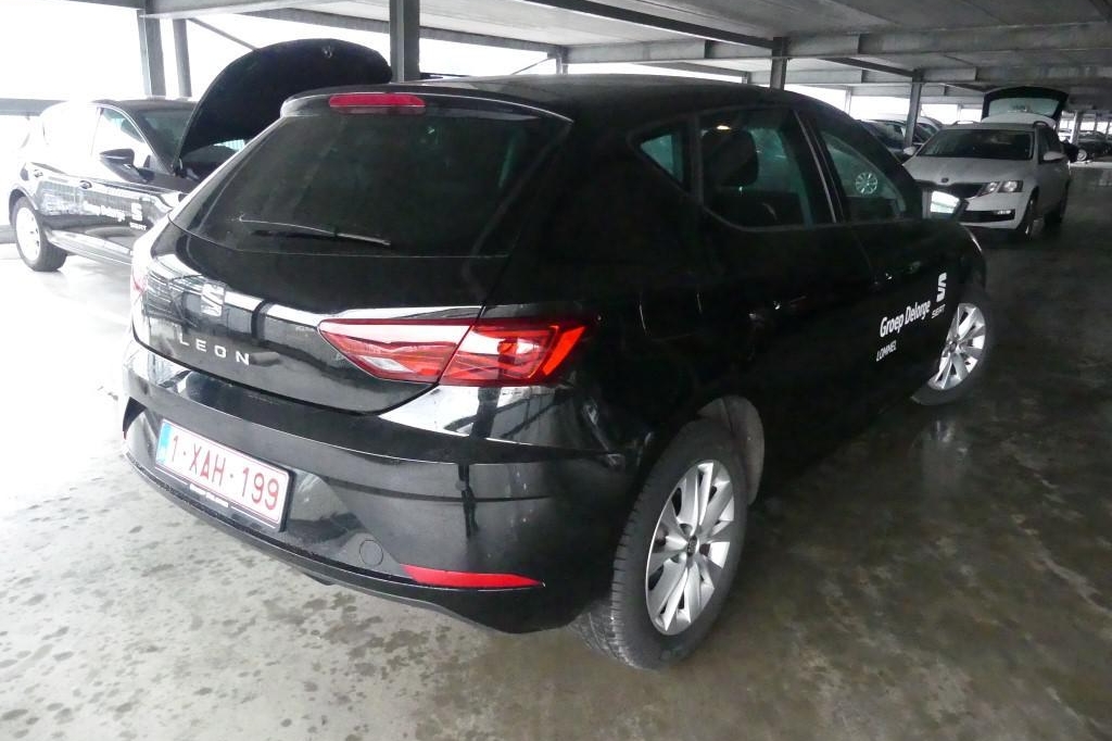 SEAT Leon 2019 photo 3