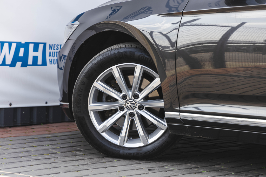 Volkswagen Passat R-Line 4Motion 2018 фото 12