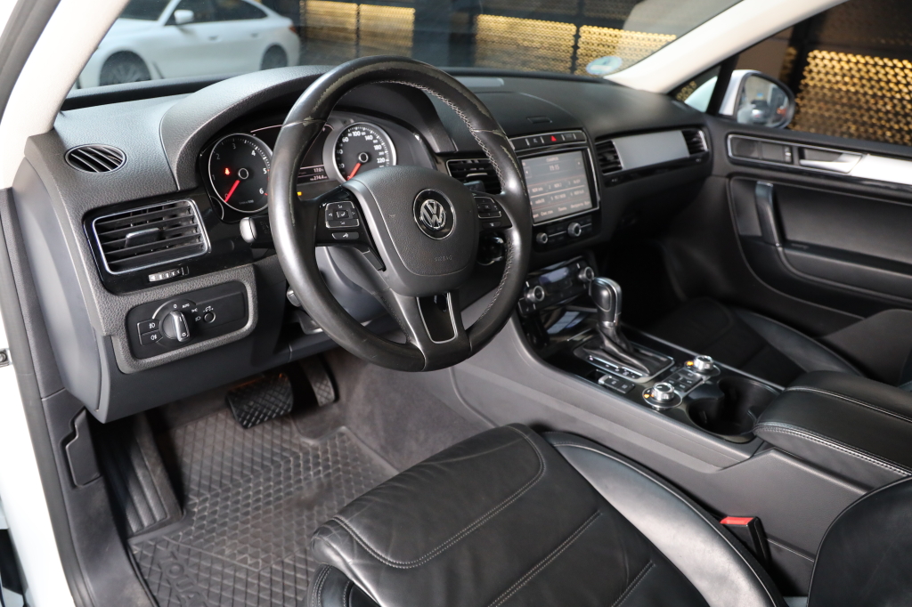 Volkswagen Touareg 2016 photo 16
