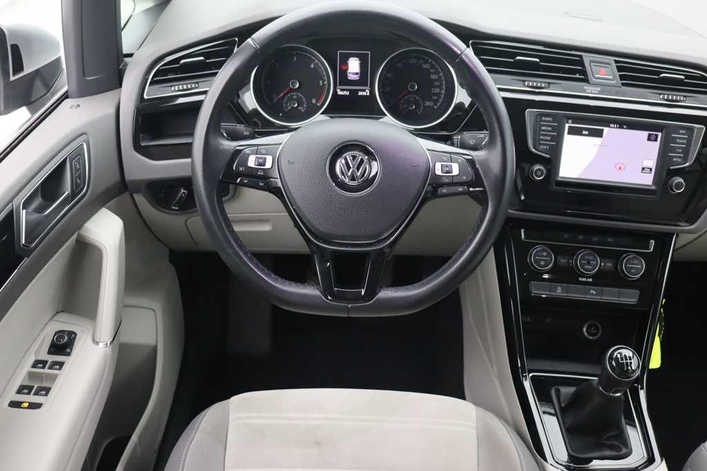 Volkswagen Touran 2016 фото 1