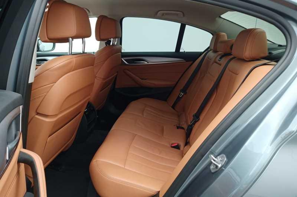 BMW 5 Series 2018 photo 1