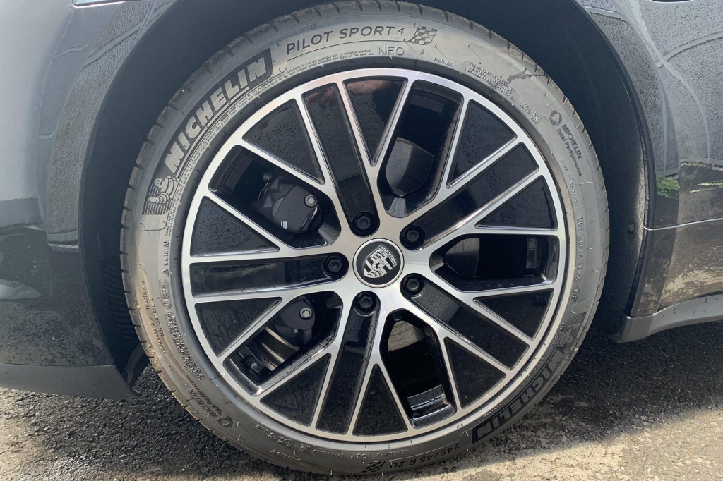 Porsche Taycan 2021 photo 3