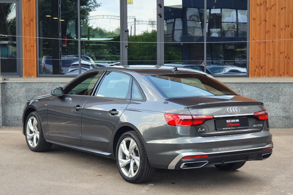Audi A4 40 TFSI S-tronic 2023 фото 3