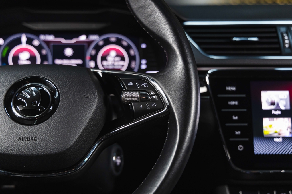 Skoda Superb Plug In Hybrid 2020 фото 36