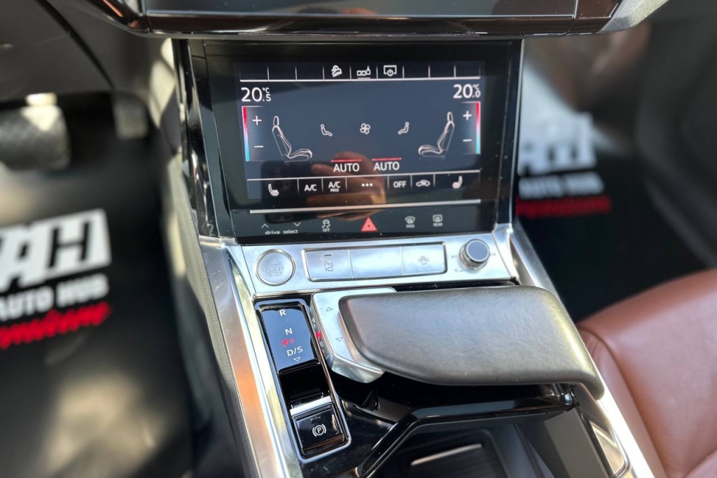 Audi e-tron 55 Quattro 2019 фото 20