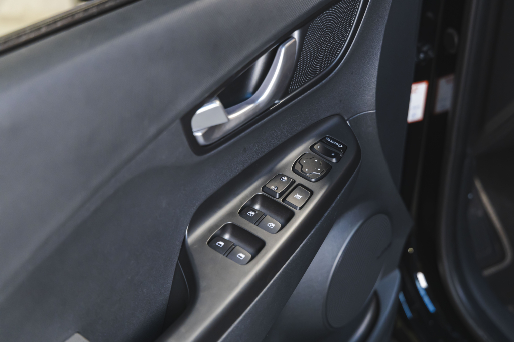 Hyundai Kona Electric 2021 фото 26