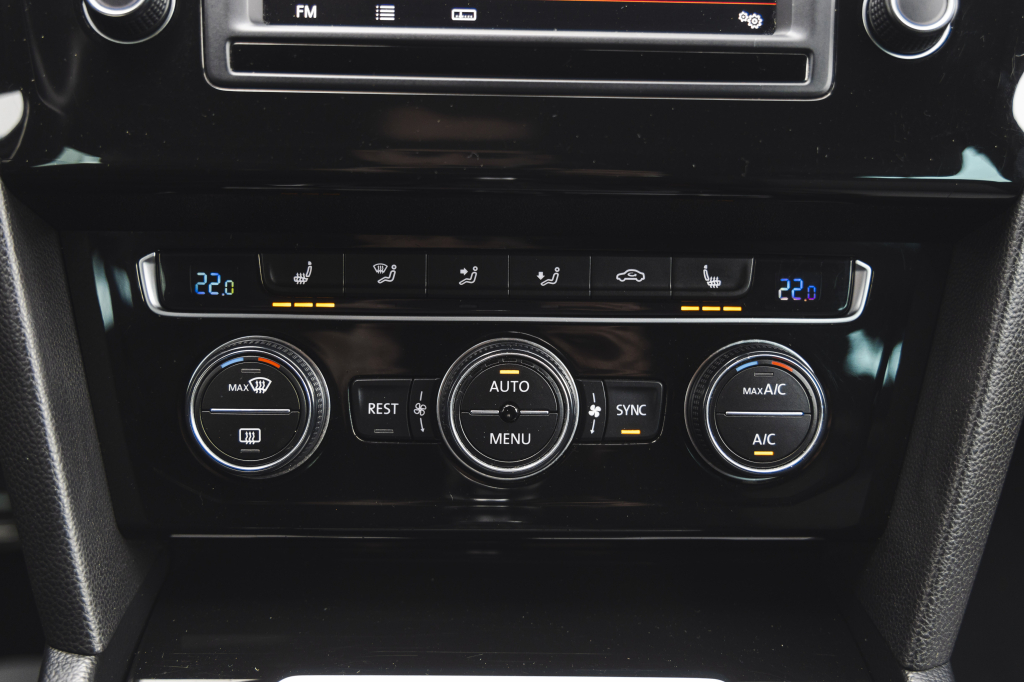 Volkswagen Passat BiTDi 4Motion 2016 photo 28