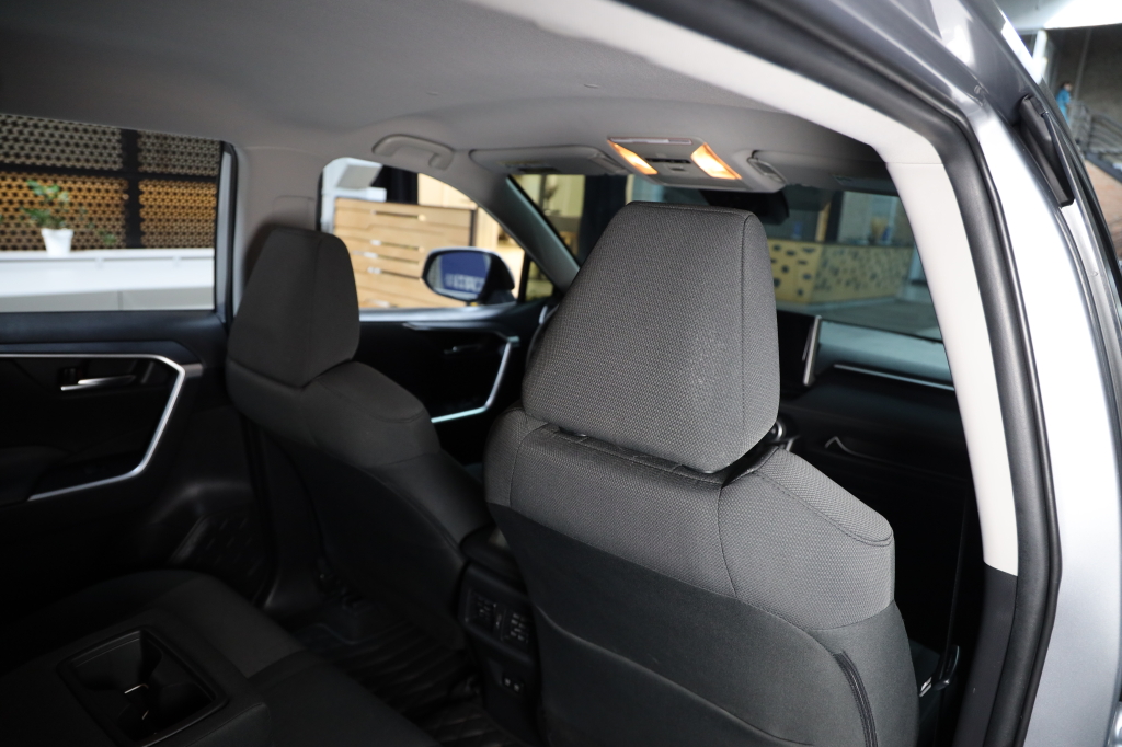 Toyota RAV4 2020 фото 19