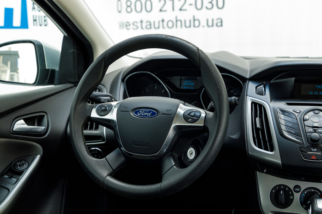 Ford Focus 2013 фото 24