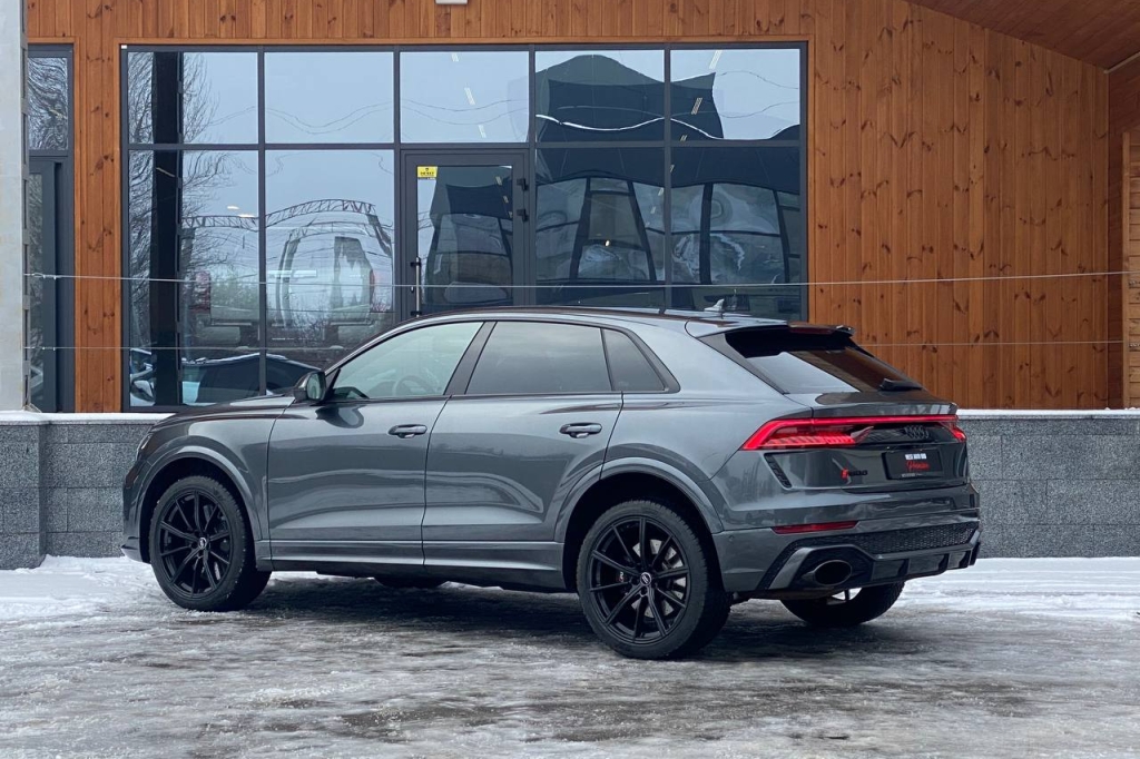 Audi RS Q8 2022 фото 3