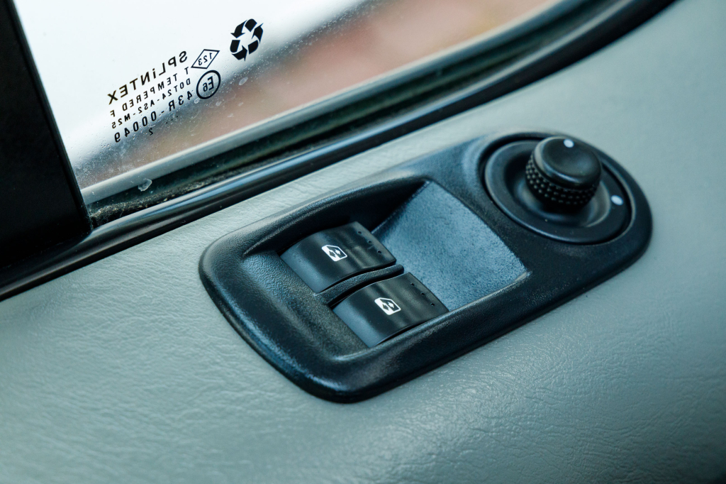 Renault Trafic пасс. 2012 фото 6