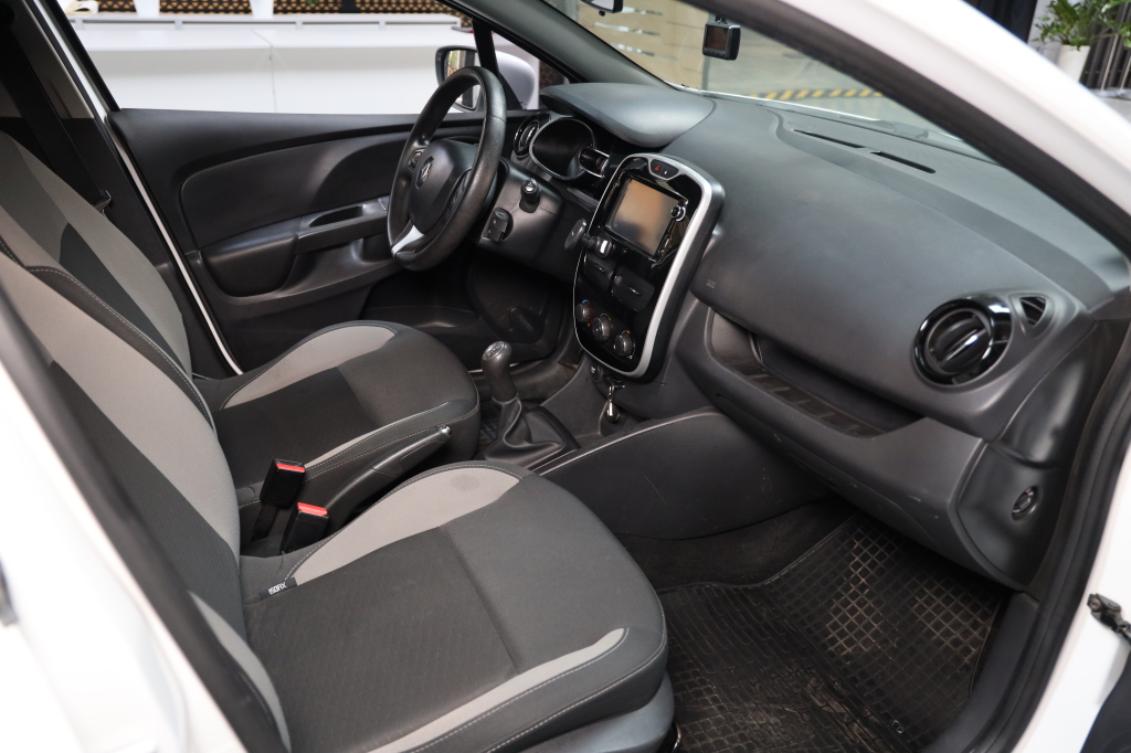 Renault Clio 2015 фото 16