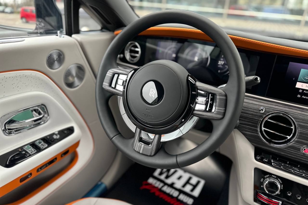 Rolls-Royce Spectre 2024 photo 32