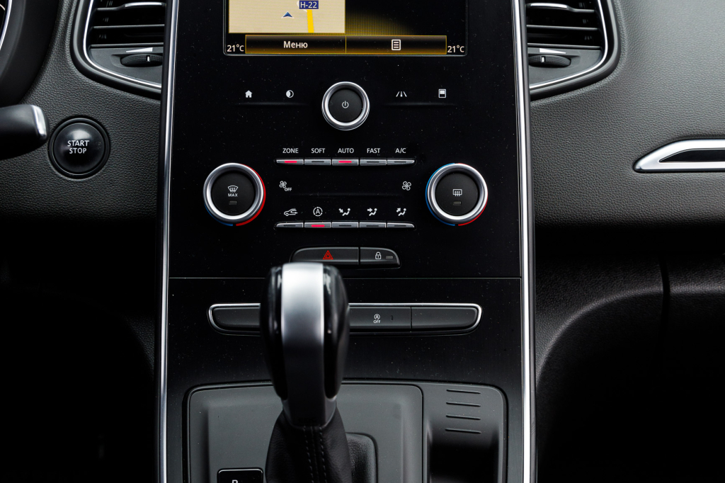 Renault Scenic IV Black Star 2017 фото 25