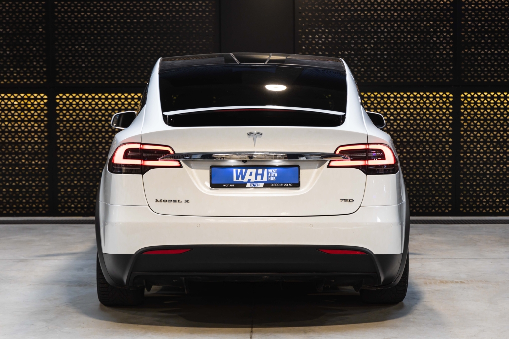 Tesla Model X 75D 2017 фото 10