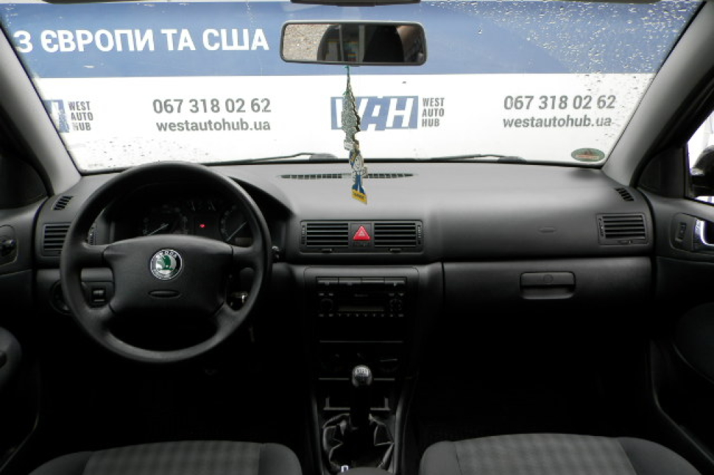 Skoda Octavia Tour 1.6 MPI 2004 фото 17