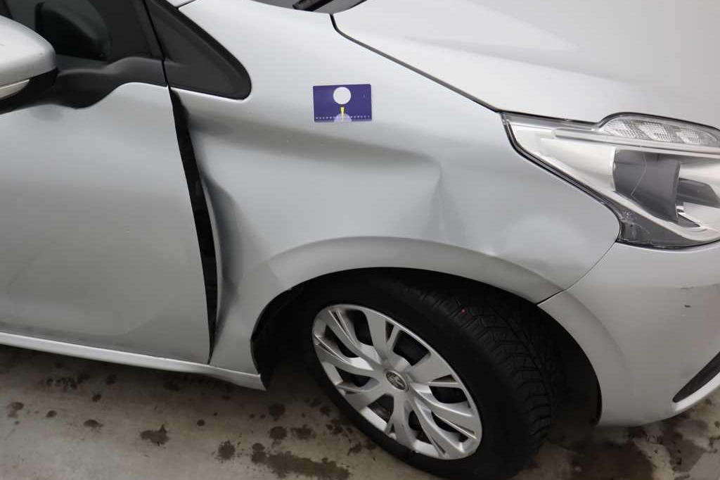 Peugeot 208 2017 photo 20