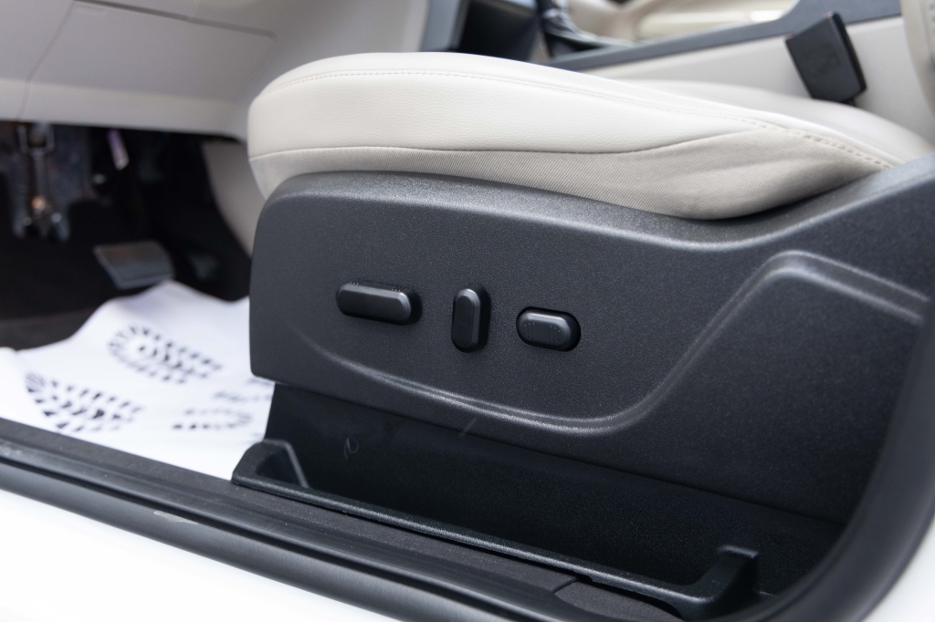 Ford Escape SEL 2019 photo 17