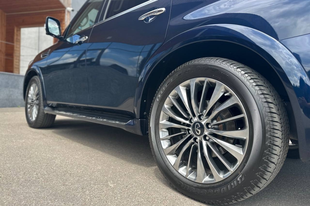 Infiniti QX80 2021 фото 7