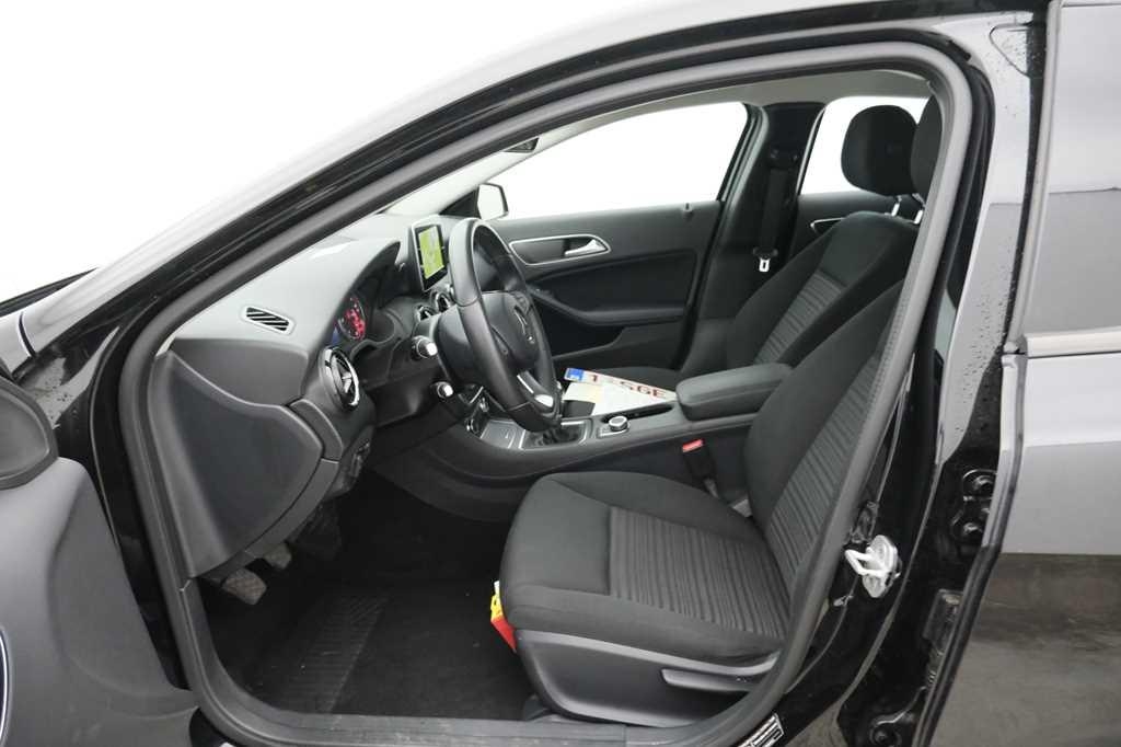 Mercedes-Benz A-Klasse 2017 photo 1