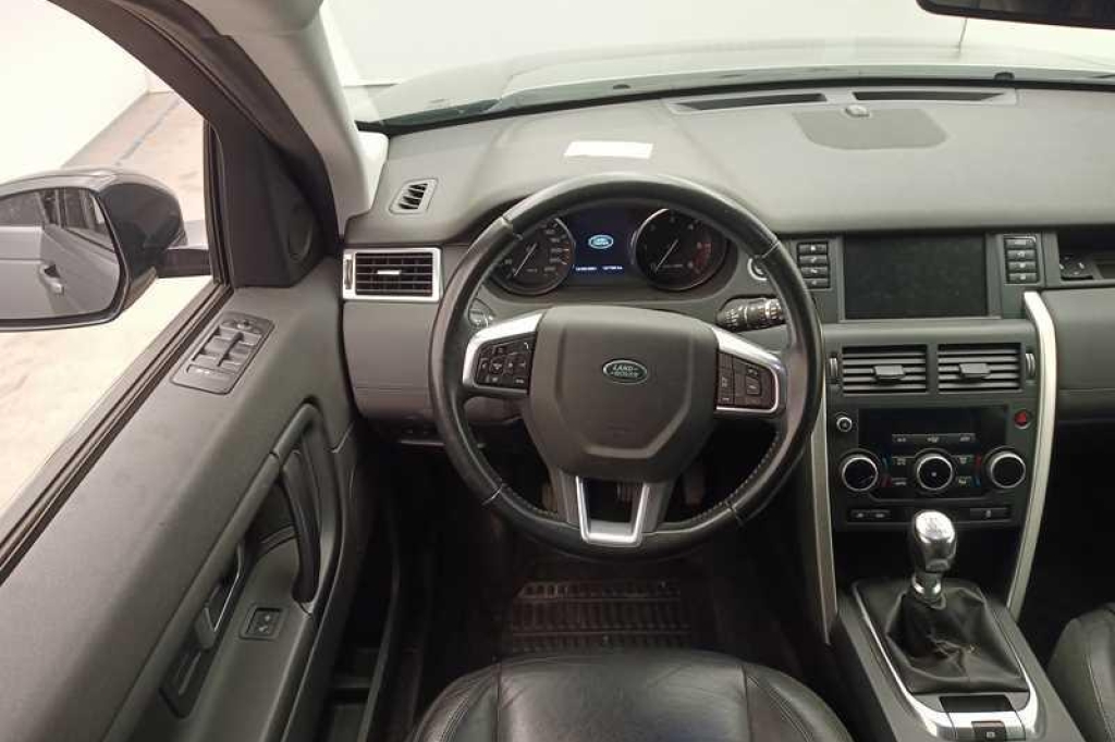 Land Rover Discovery 2016 photo 2