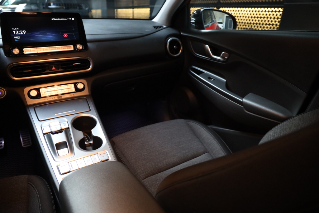 Hyundai Kona Electric 2021 фото 35