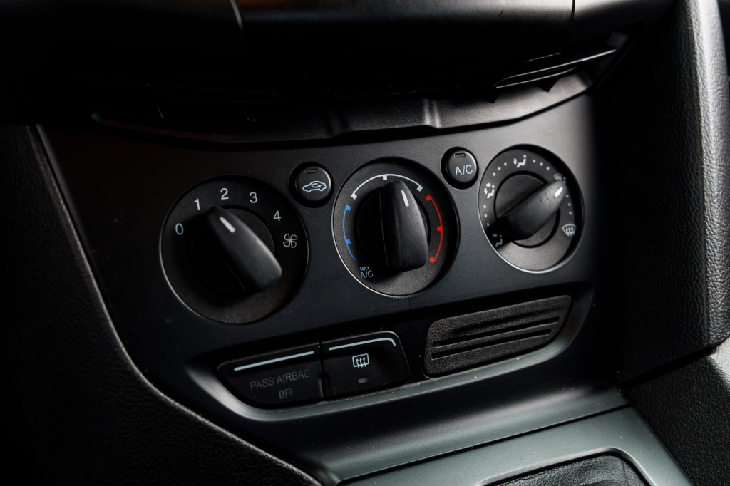 Ford Focus 2014 фото 10