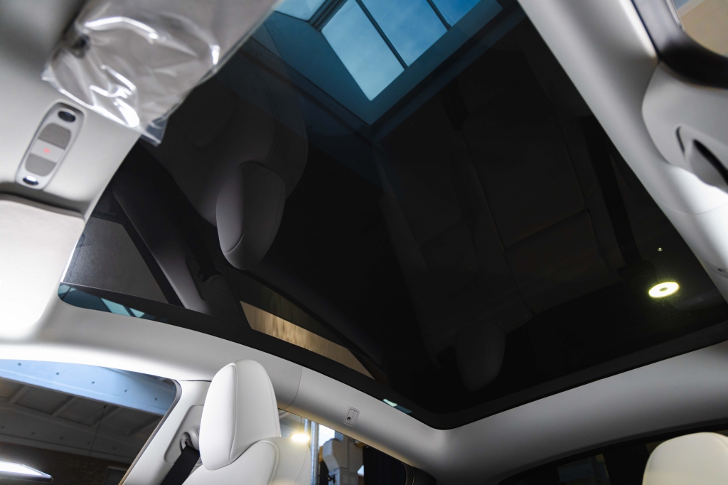 Tesla Model Y Long Range 2024 фото 34