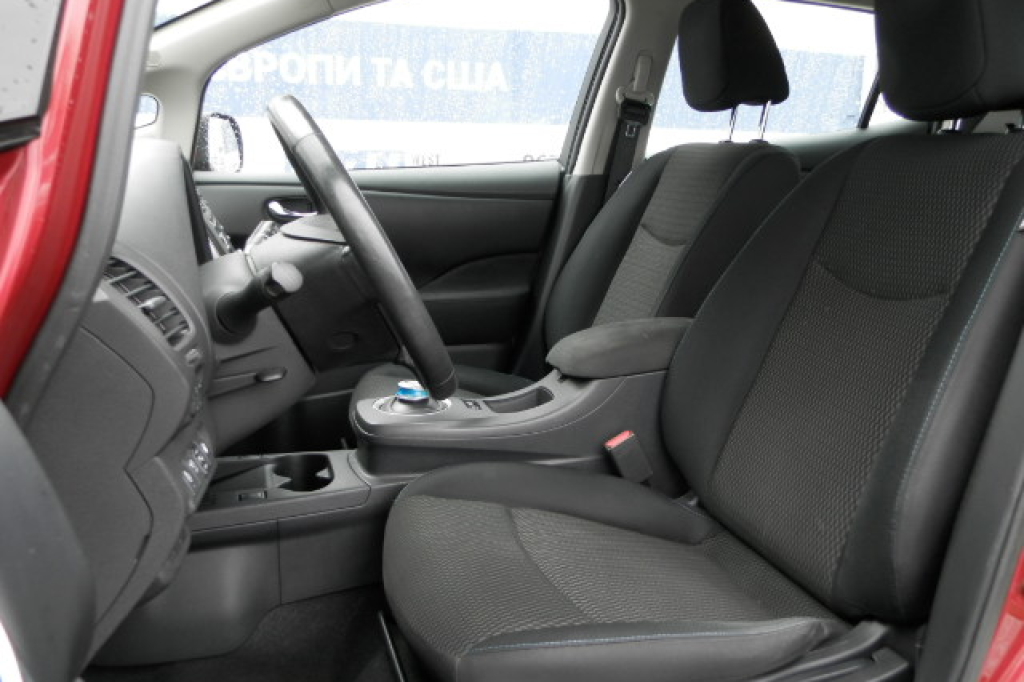 Nissan Leaf S 2014 фото 19
