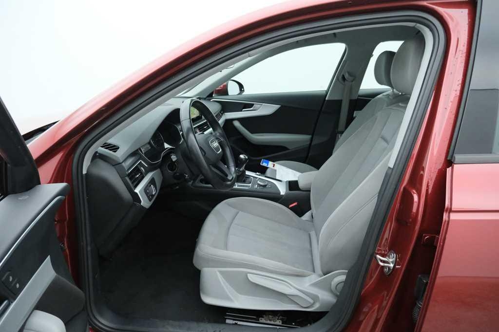 Audi A4 2017 фото 5