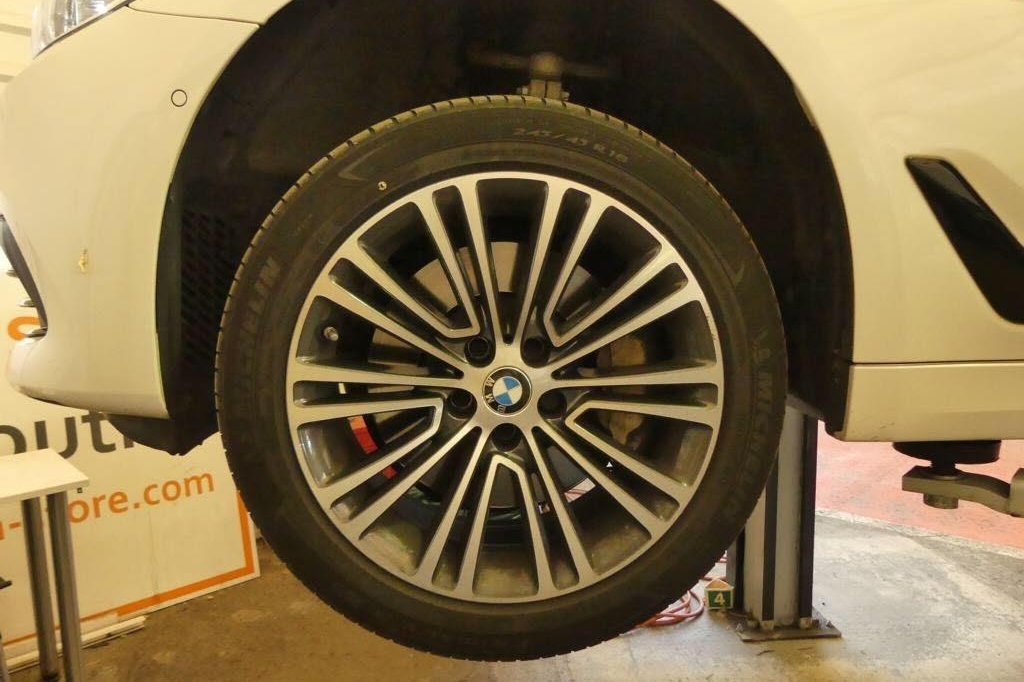 BMW 5er Touring 2018 фото 15