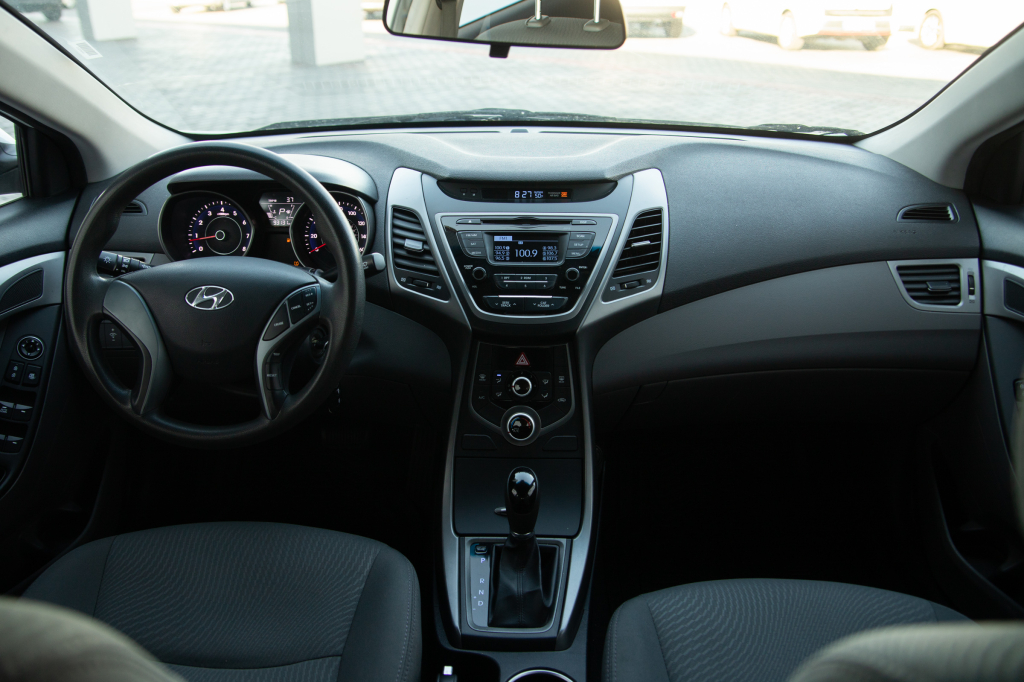 Hyundai Elantra SE 2015 фото 15