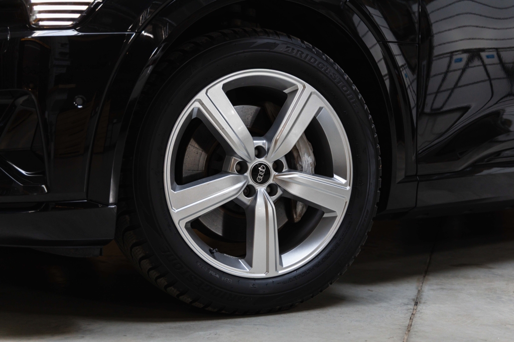 Audi e-tron 2019 photo 30