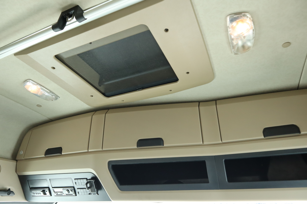 Mercedes-Benz Actros 1845 2012 photo 12