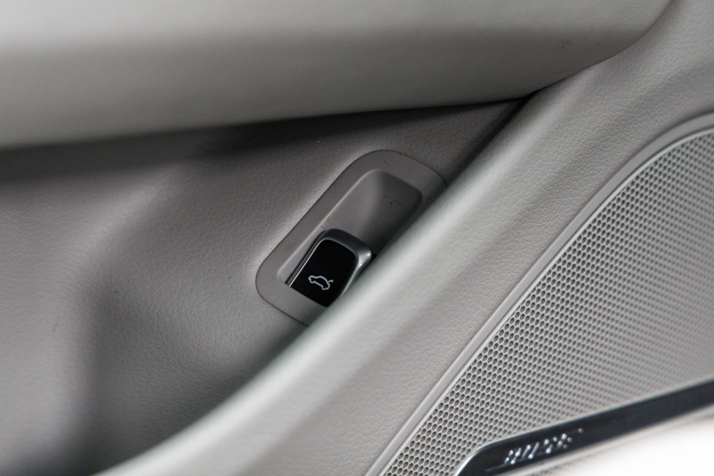 Audi A8 2014 фото 40