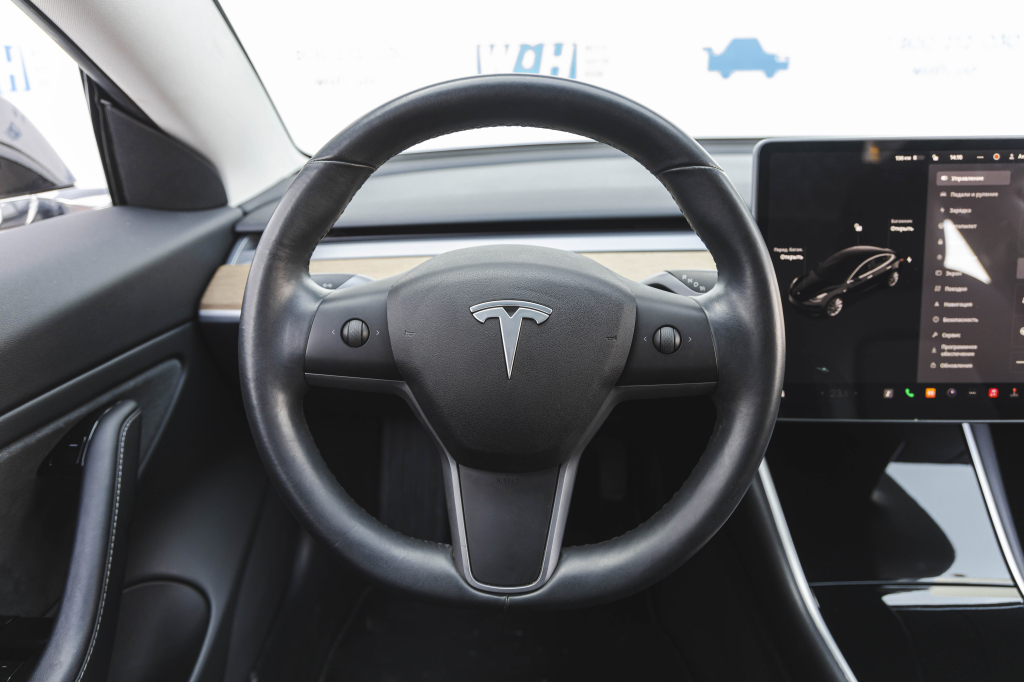 Tesla Model 3 2018 фото 25